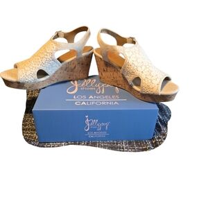 Jellypop Women's Cream Wedge Sandals